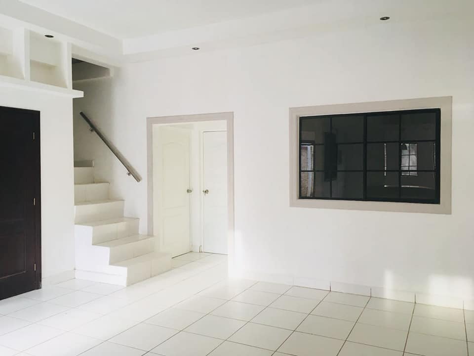 A precio rebajado de 59,000 Townhouse nueva en las Colinas, Managua