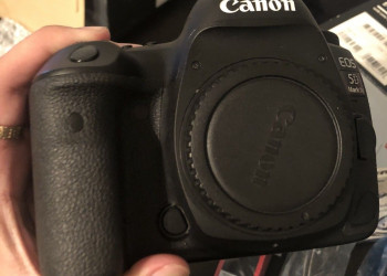 Canon EOS 5D Mark IV 30.4 MP Digital SLR Camera W/3Lens